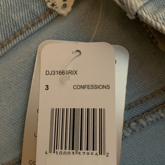 NWT Altar’d State Denim Shorts - Picture 5 of 5